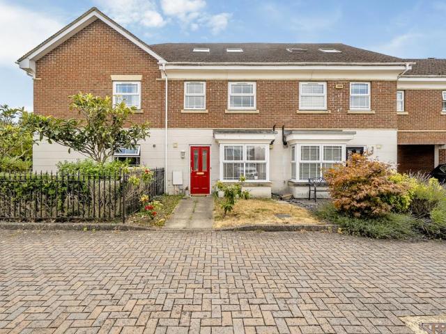 House for sale in Dettingen Park, Deepcut