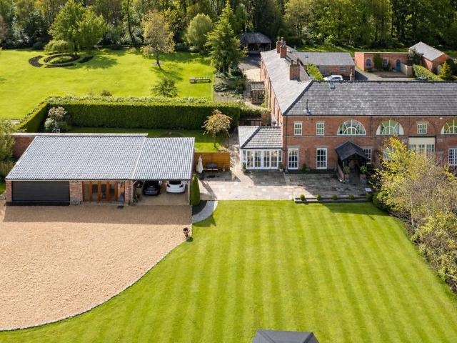 House for sale in Roby Mill, Lancashire