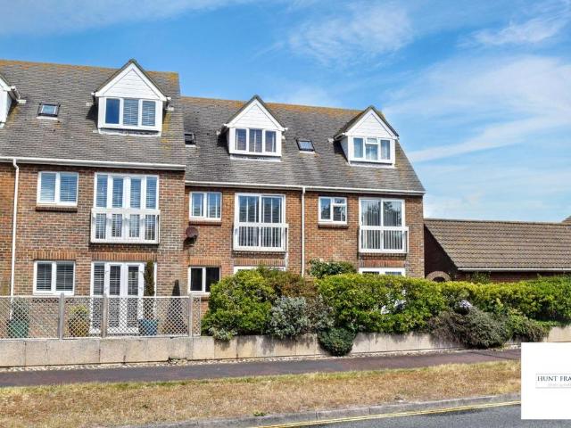 House for sale in Sovereign Harbour, Eastbourne