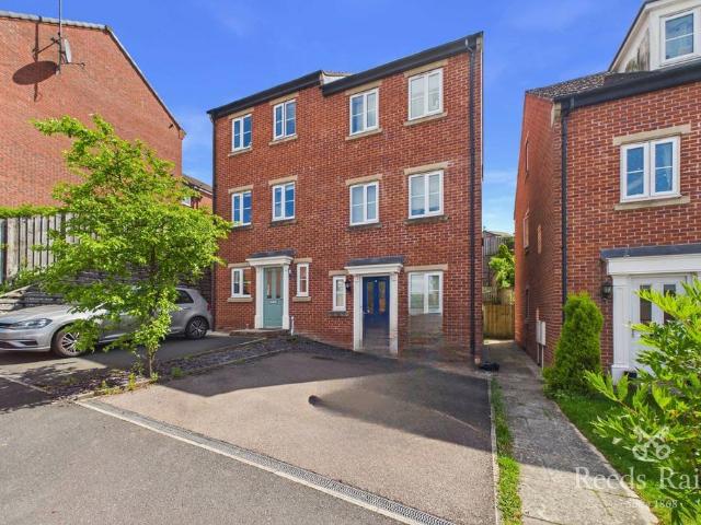 House for sale in Elmton, East Midlands