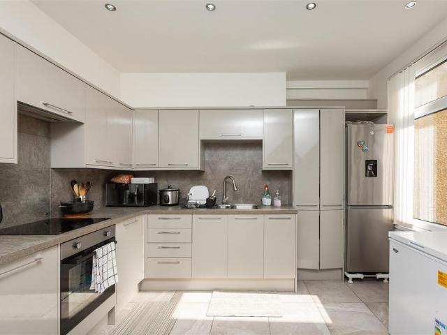 House for sale in Cwmbwrla, Nangreaves