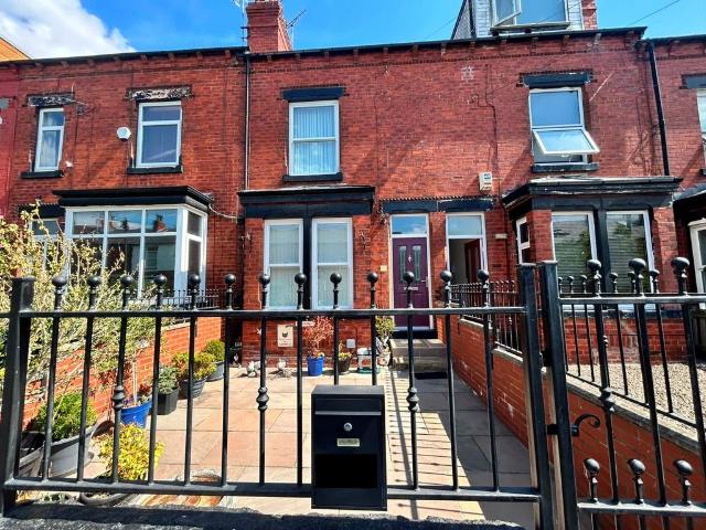 House for sale in Whitkirk, Austhorpe