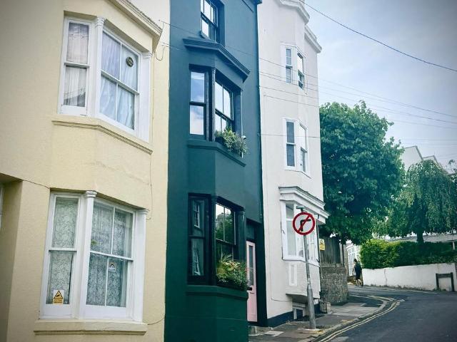 House for sale in Round Hill, Brighton & Hove