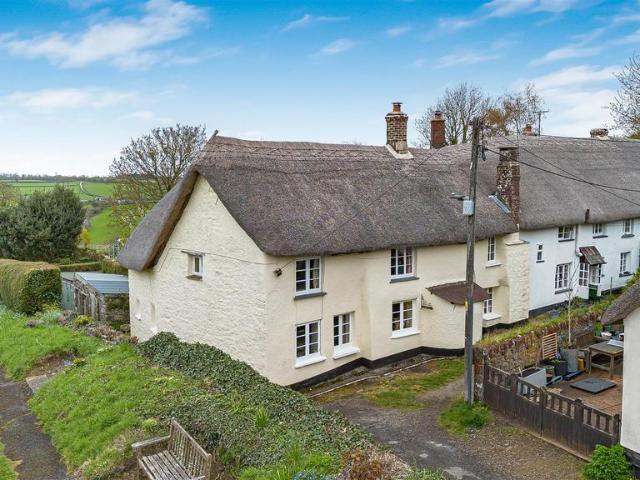 House for sale in Weir Quay, Devon