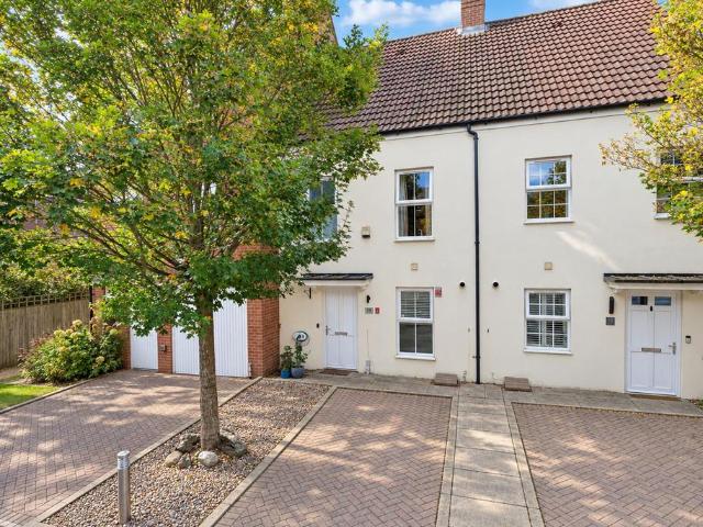 House for sale in Markyate, Dacorum