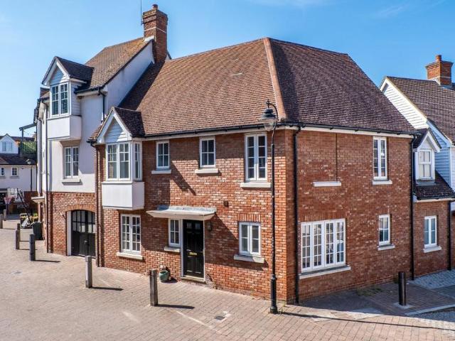 House for sale in Swanscombe and Greenhithe, Monks Orchard