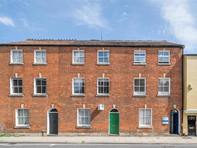 House for sale in Devizes, Wiltshire
