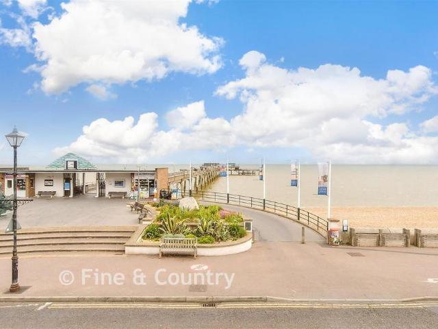 House for sale in Middle Deal, Ash