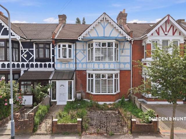 House for sale in Gants Hill, Greater London