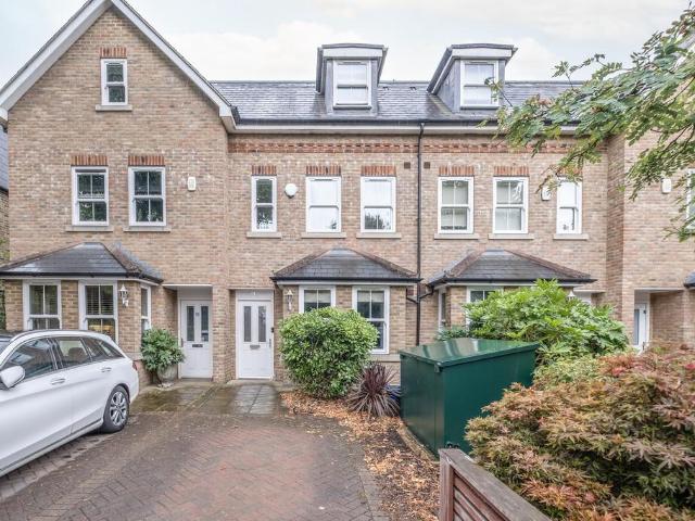 House for sale in Hampton Hill, Greater London