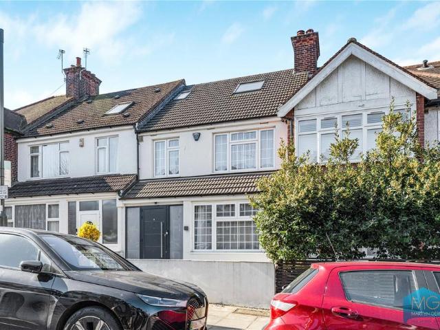 House for sale in West Finchley, Greater London