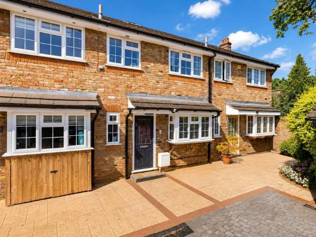 House for sale in St Albans, Five Acres