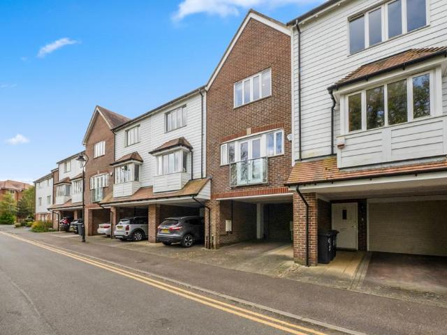 House for sale in The King's Mile, The Bridge