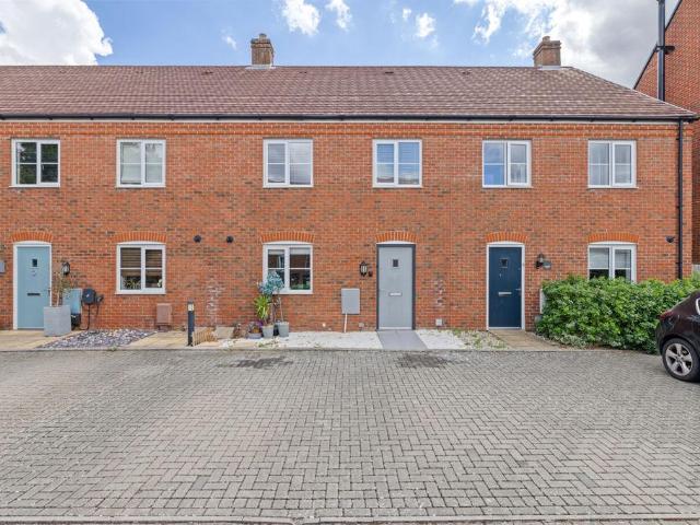 House for sale in Littlecote, West Sussex