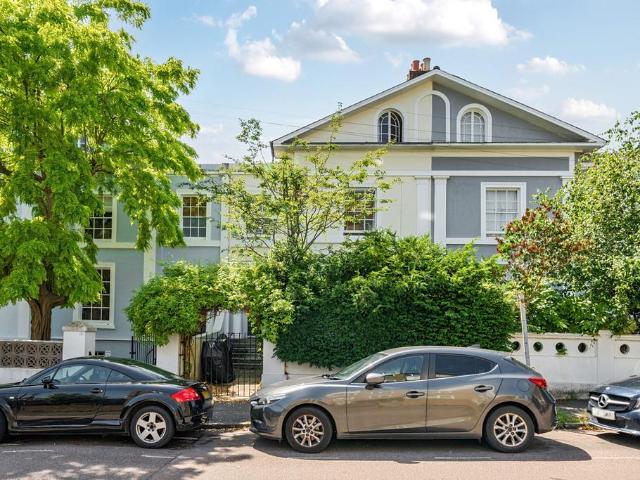 House for sale in London Borough of Lewisham, Blackheath