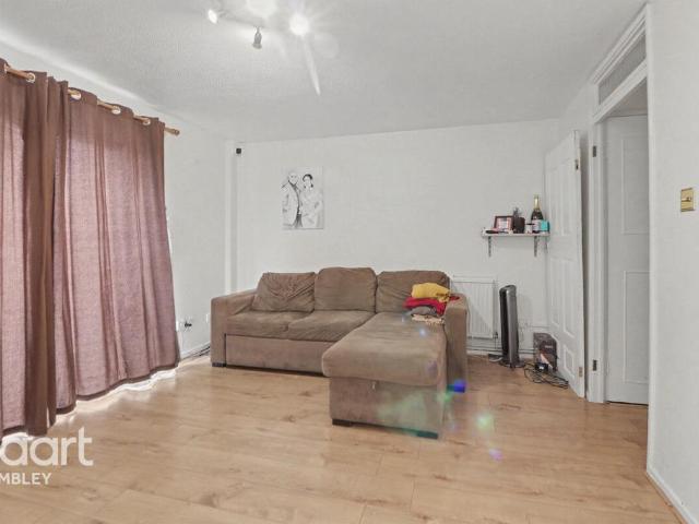 House for sale in Elstree and Borehamwood, Borehamwood