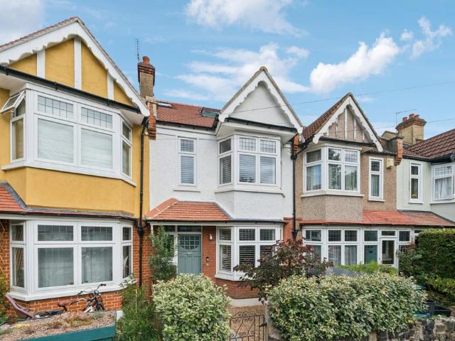 House for sale in East Sheen, Greater London
