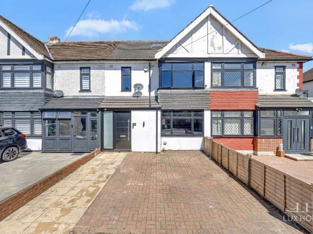 House for sale in Barkingside, Greater London