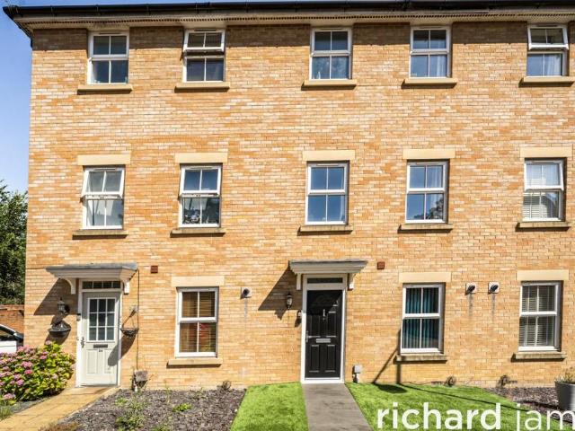 House for sale in Haydon End, Abbey Mead