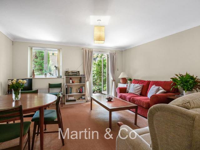 House for sale in London Borough of Croydon, Waddon