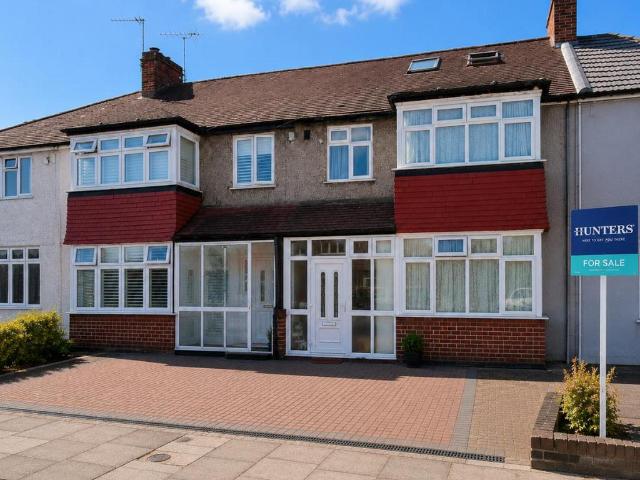House for sale in Motspur Park, Greater London
