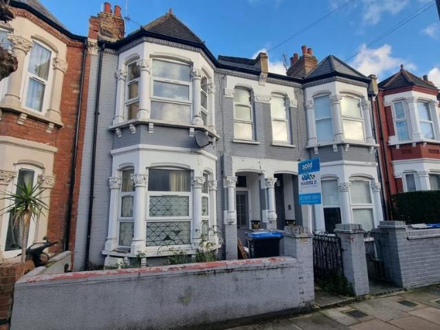 House for sale in Dollis Hill, Greater London