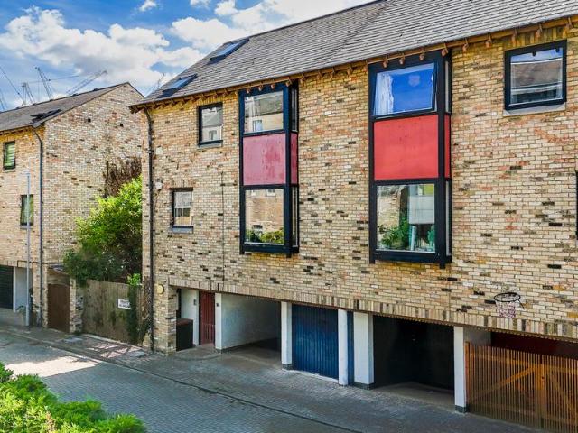 House for sale in Arbury, Cambridgeshire