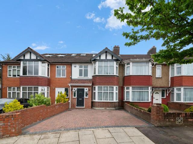House for sale in London Borough of Ealing, Greater London