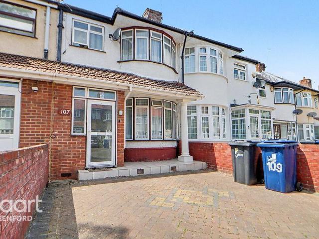 House for sale in London Borough of Ealing, Greenford