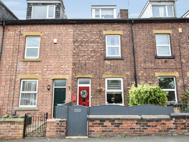 House for sale in Thorpe-on-the-Hill, Leeds
