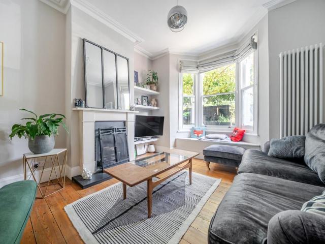 House for sale in Nunhead, Greater London