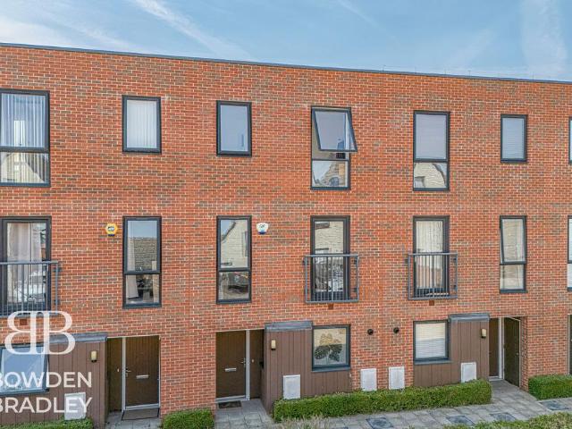 House for sale in Fairlop, Greater London