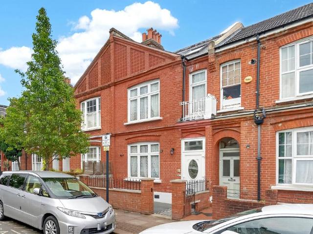 House for sale in Earlsfield, Greater London