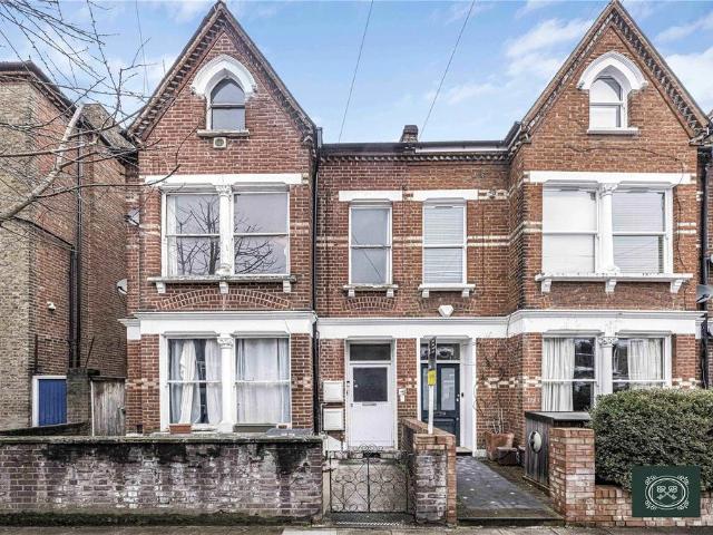 Flat for sale in Archway, Greater London