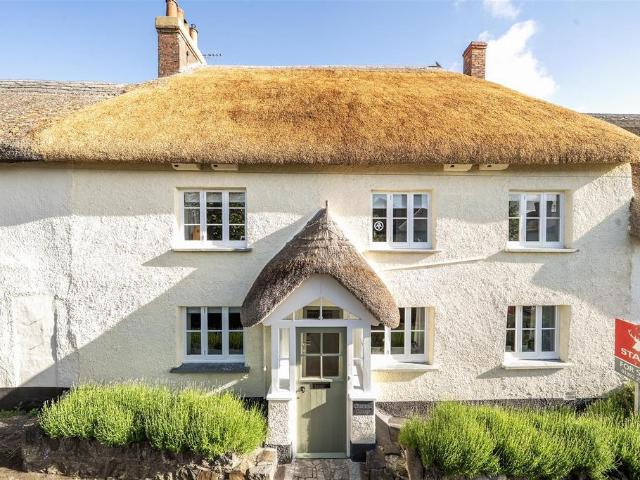 House for sale in Weir Quay, Devon