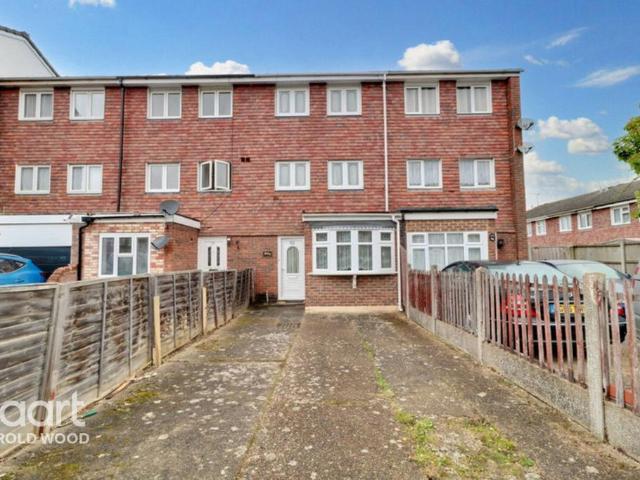 House for sale in Harold Hill, Greater London