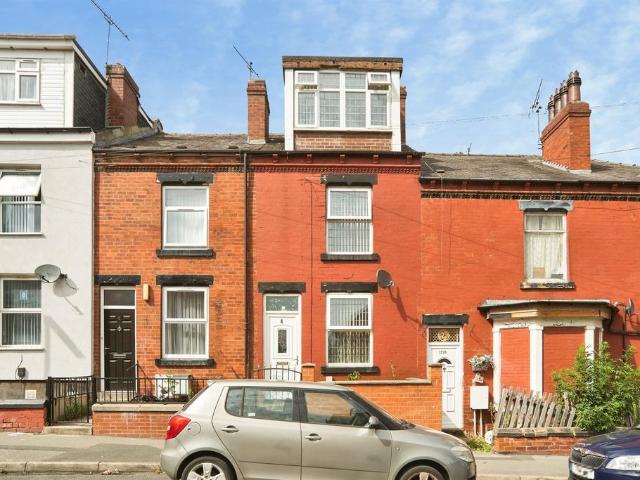 House for sale in Harehills, West Yorkshire