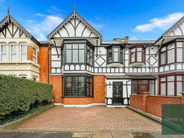 House for sale in London Borough of Redbridge, Greater London