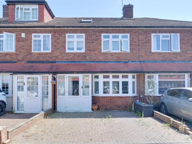 House for sale in Rainham, Greater London