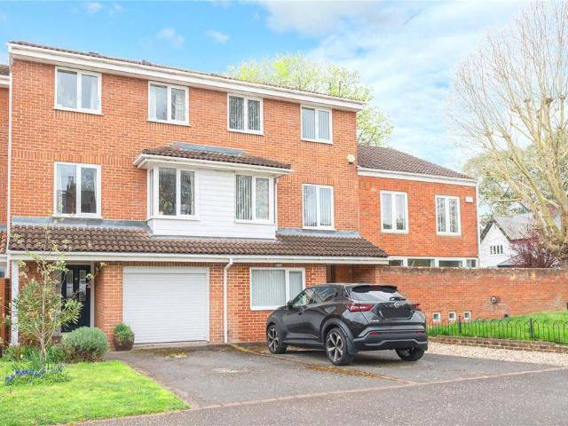 House for sale in Strawberry Hill, Greater London