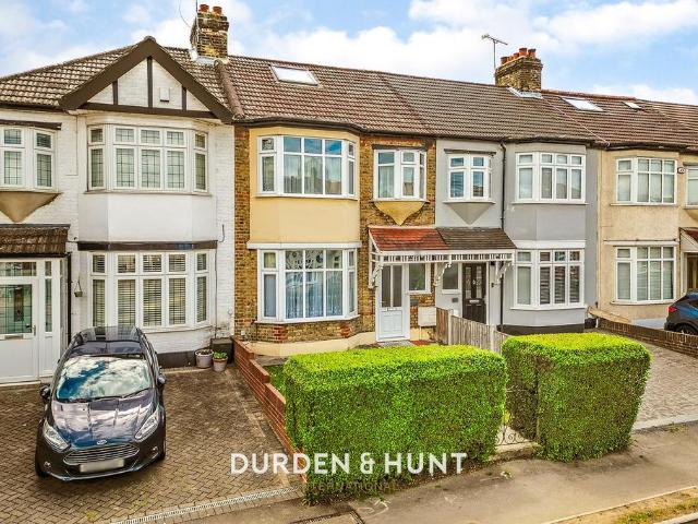 House for sale in Gidea Park, Greater London