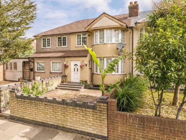 House for sale in London Borough of Ealing, Greater London