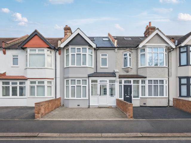 House for sale in London Borough of Merton, Mitcham
