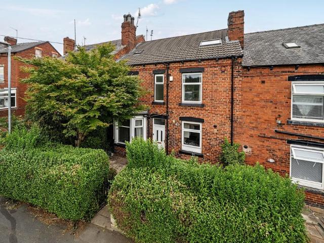 House for sale in Farnley, West Yorkshire