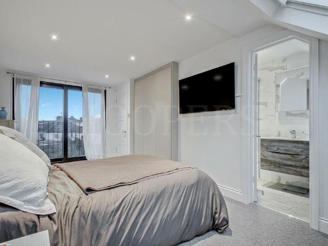 House for sale in Harlesden, Greater London