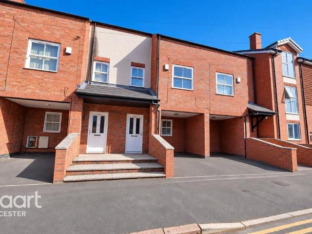 House for sale in Westcotes, Leicester