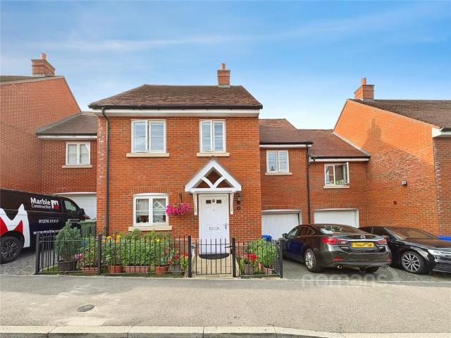 House for sale in Gun Hill Park, Rushmoor