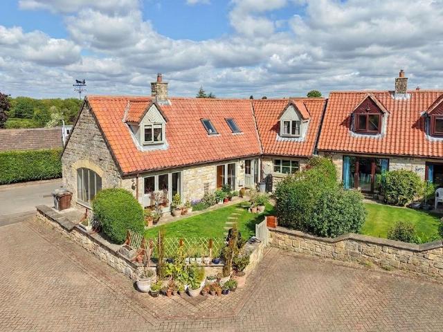 House for sale in Harthill with Woodall, South Yorkshire