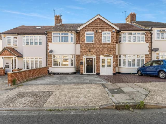 House for sale in Gidea Park, Greater London