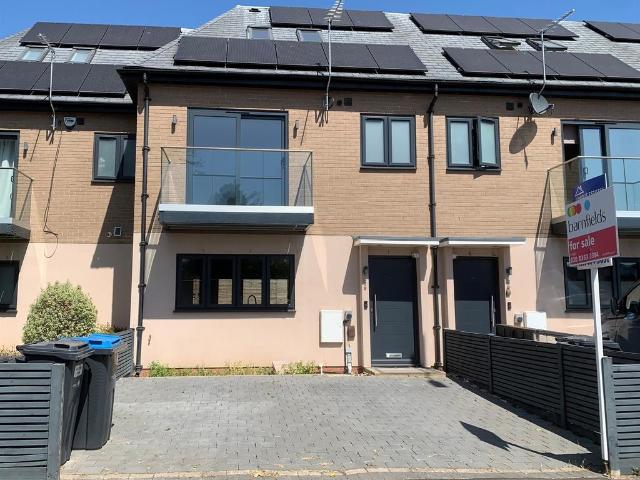 House for sale in Greater London